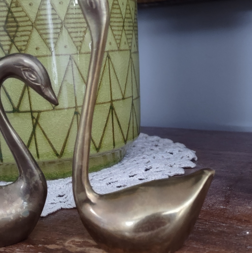 Mid Century Vintage Brass / Gold Swan Figures - Picture 7 of 9